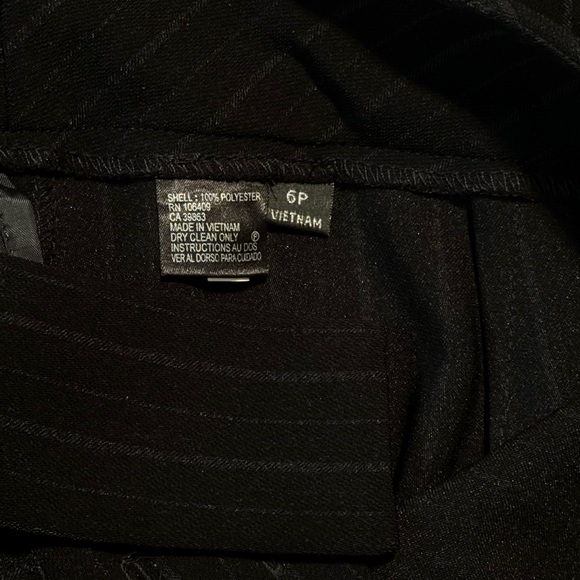 Tahari Arthur S. Levine Black Pant Suit Petite 2 pc. 6P - Picture 5 of 8